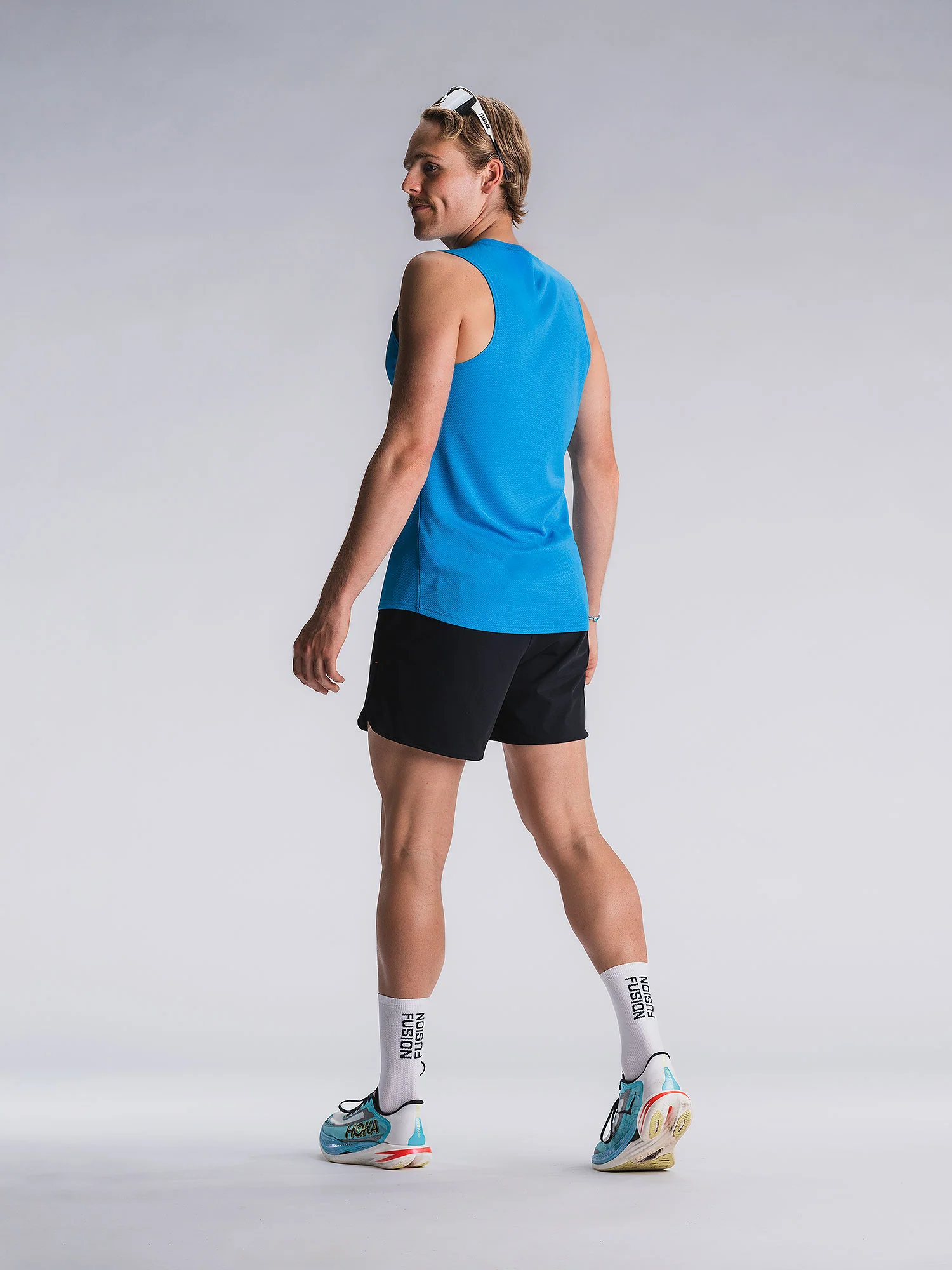 Mens TEMPO! ONE Run Singlet - Image 24
