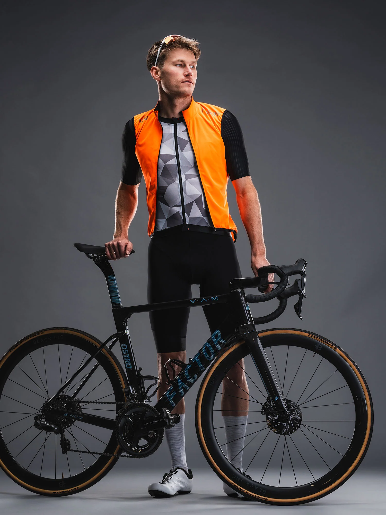 Mens TEMPO! PRO Cycling Vest - Image 13
