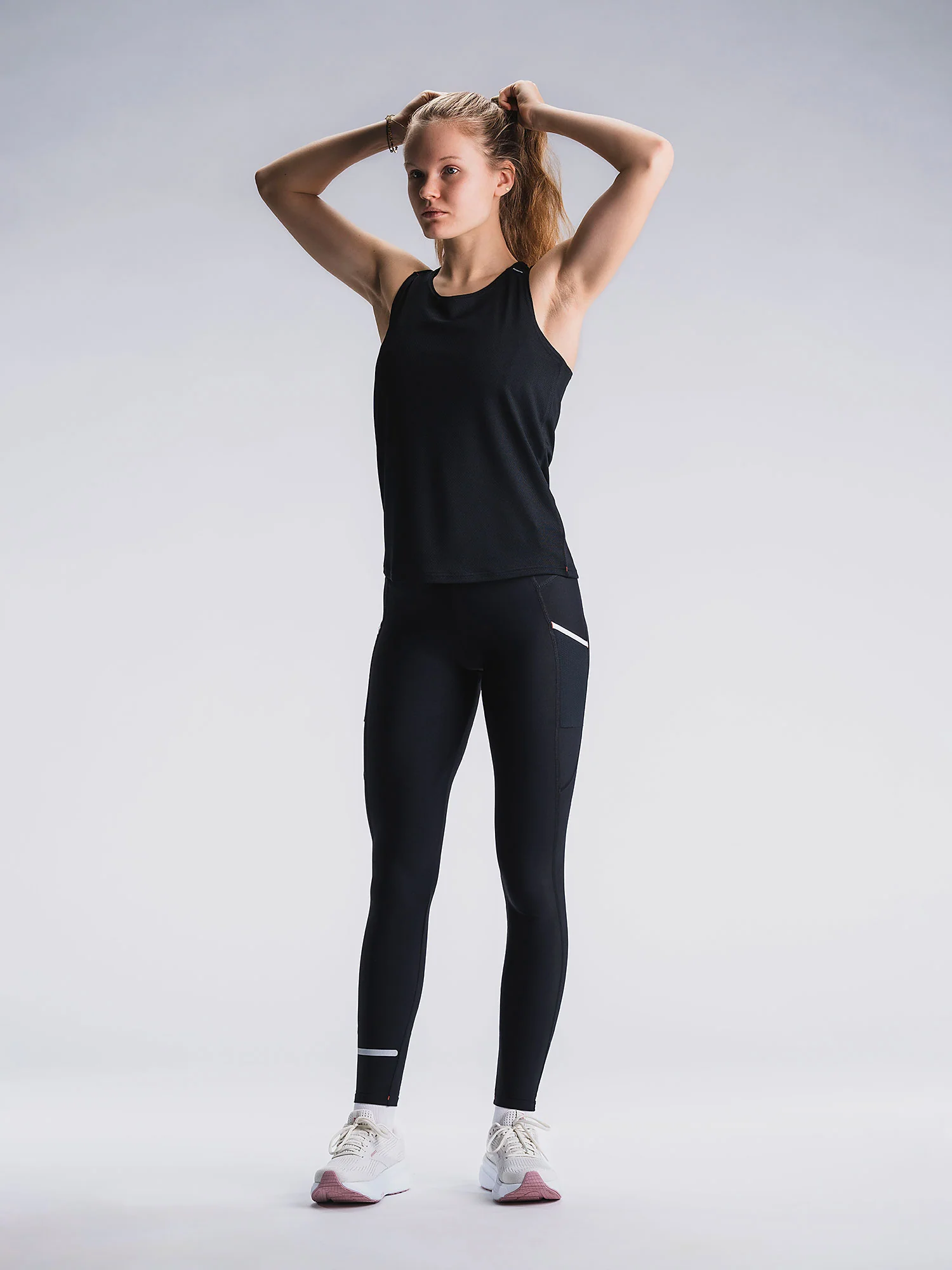 Womens TEMPO! ONE Run Singlet - Image 6