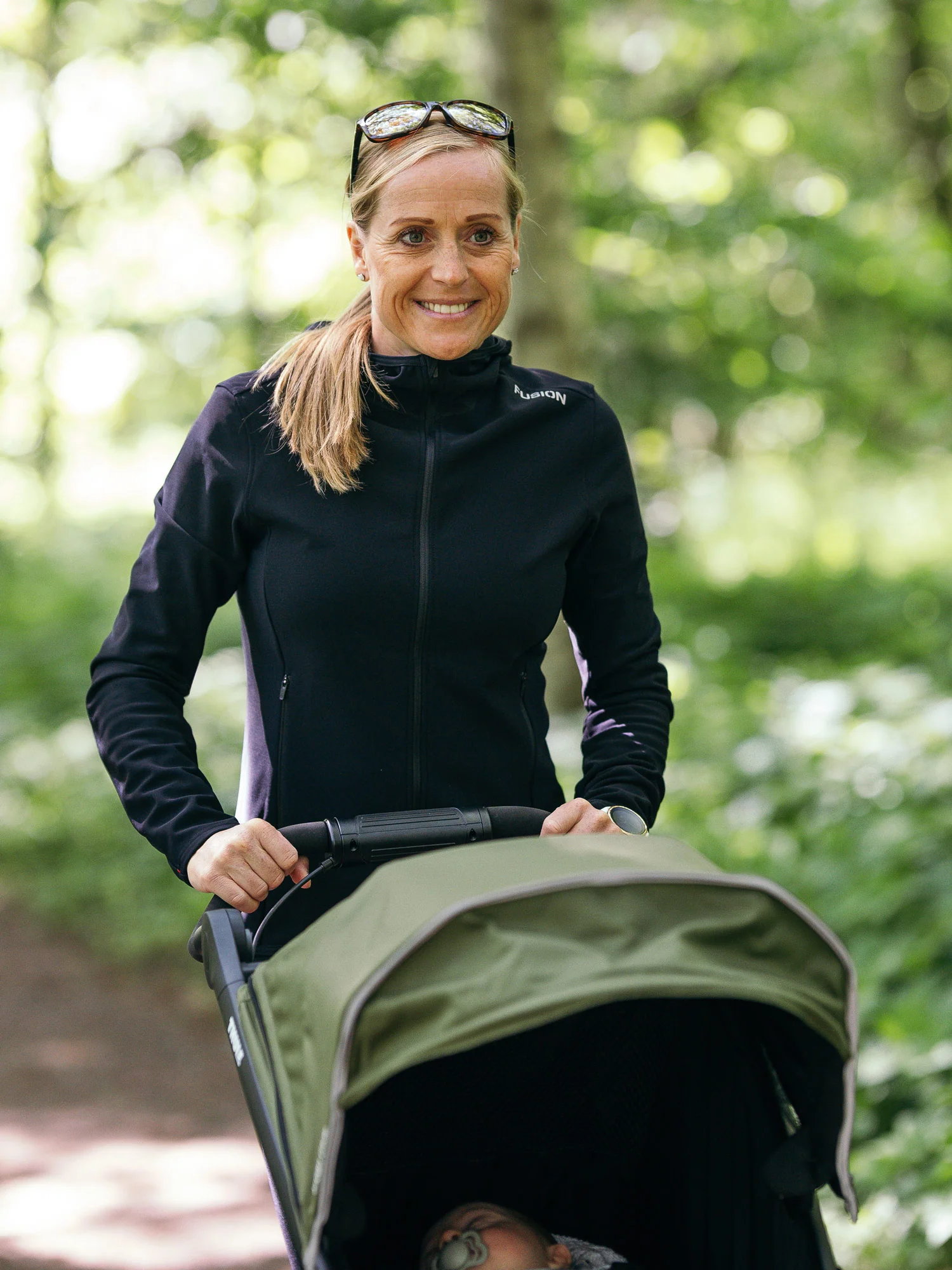 Womens Recharge Hoodie - Image 9