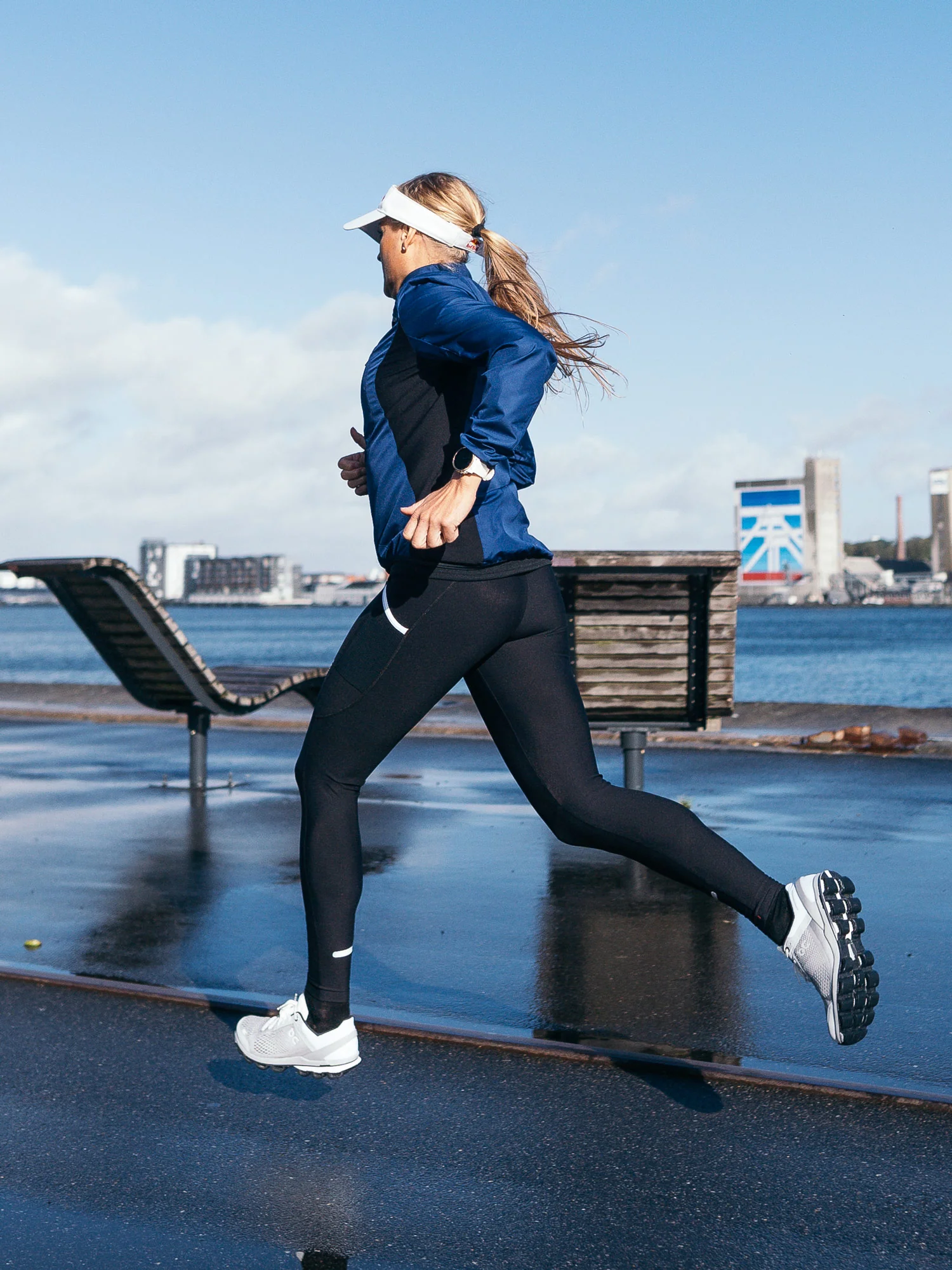 Womens S1 Run Jacket - Image 31
